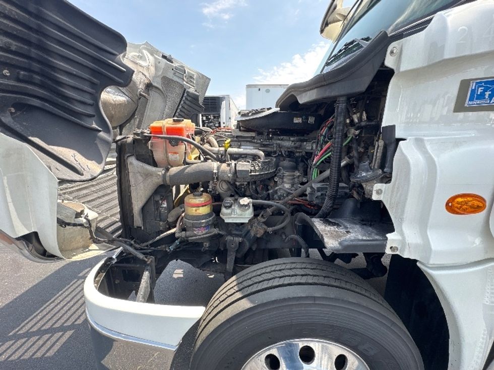 Day Cab Tractor-Heavy Duty Tractors-Freightliner-2019-Cascadia 12564ST-Swedesboro-NJ-357,120\n\t\tmiles-$ 42,750 - Image 15