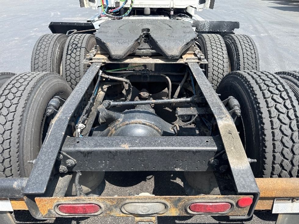 Day Cab Tractor-Heavy Duty Tractors-Freightliner-2019-Cascadia 12564ST-Swedesboro-NJ-357,120\n\t\tmiles-$ 42,750 - Image 6