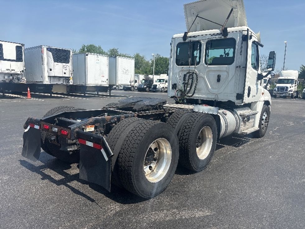 Day Cab Tractor-Heavy Duty Tractors-Freightliner-2019-Cascadia 12564ST-Swedesboro-NJ-392,773\n\t\tmiles-$ 41,000 - Image 7