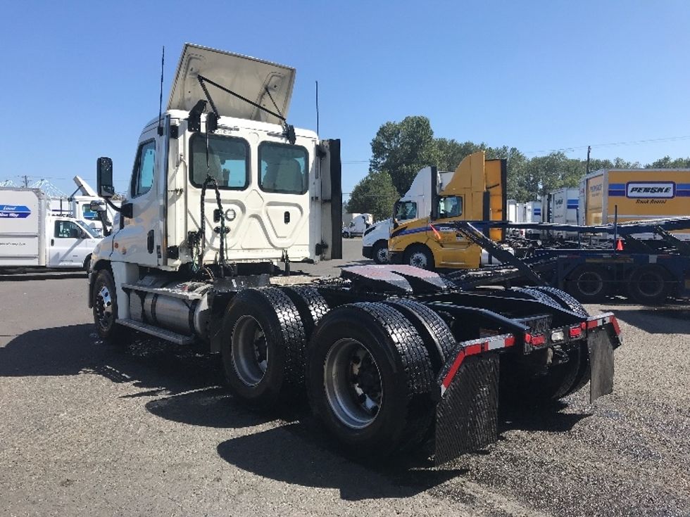 Day Cab Tractor-Heavy Duty Tractors-Freightliner-2019-Cascadia 12564ST-Tacoma-WA-530,569\n\t\tmiles-$ 36,000 - Image 5