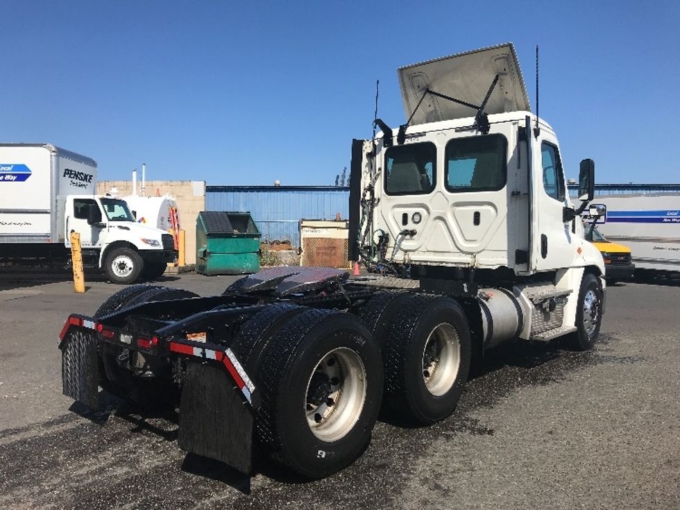 Day Cab Tractor-Heavy Duty Tractors-Freightliner-2019-Cascadia 12564ST-Tacoma-WA-530,569\n\t\tmiles-$ 36,000 - Image 7