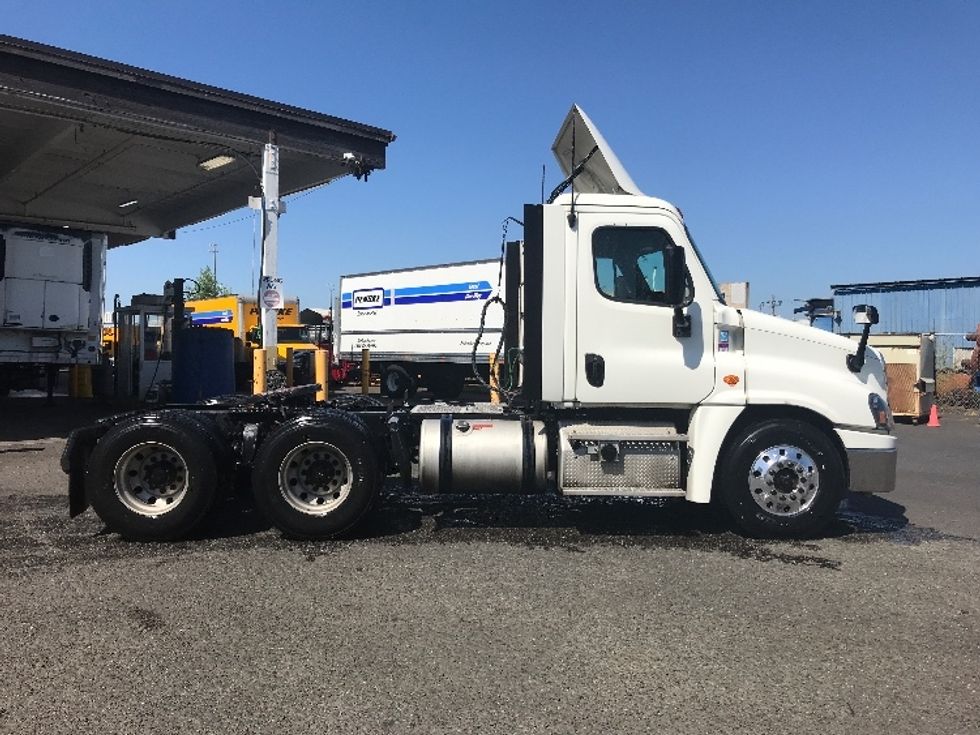 Day Cab Tractor-Heavy Duty Tractors-Freightliner-2019-Cascadia 12564ST-Tacoma-WA-530,569\n\t\tmiles-$ 36,000 - Image 8