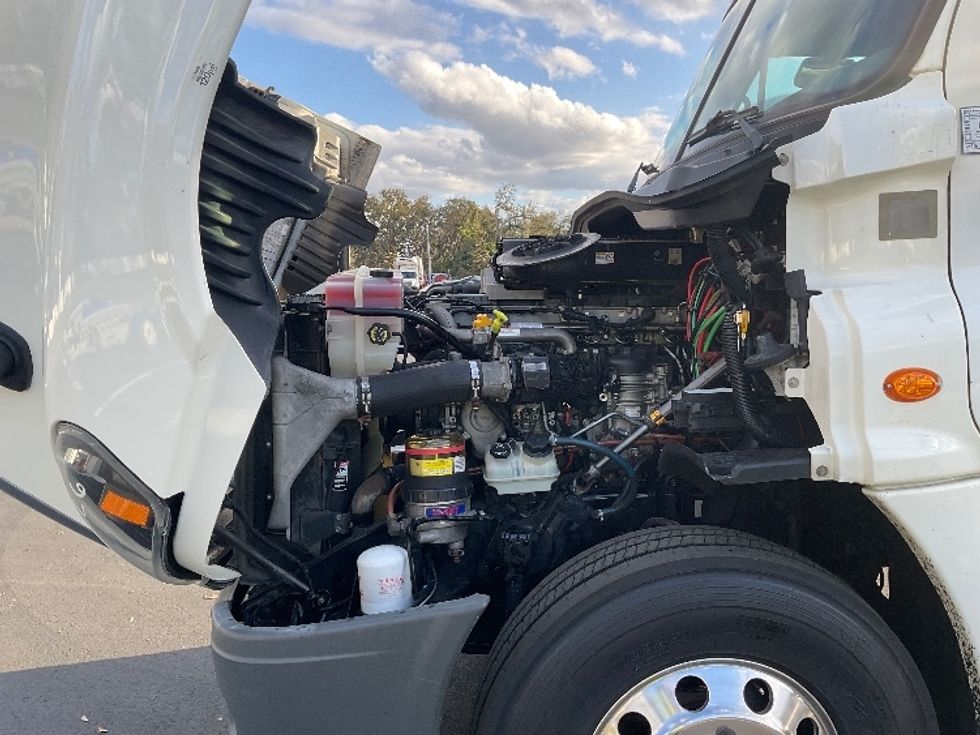 Day Cab Tractor-Heavy Duty Tractors-Freightliner-2019-Cascadia 12564ST-Tampa-FL-244,465\n\t\tmiles-$ 47,500 - Image 16