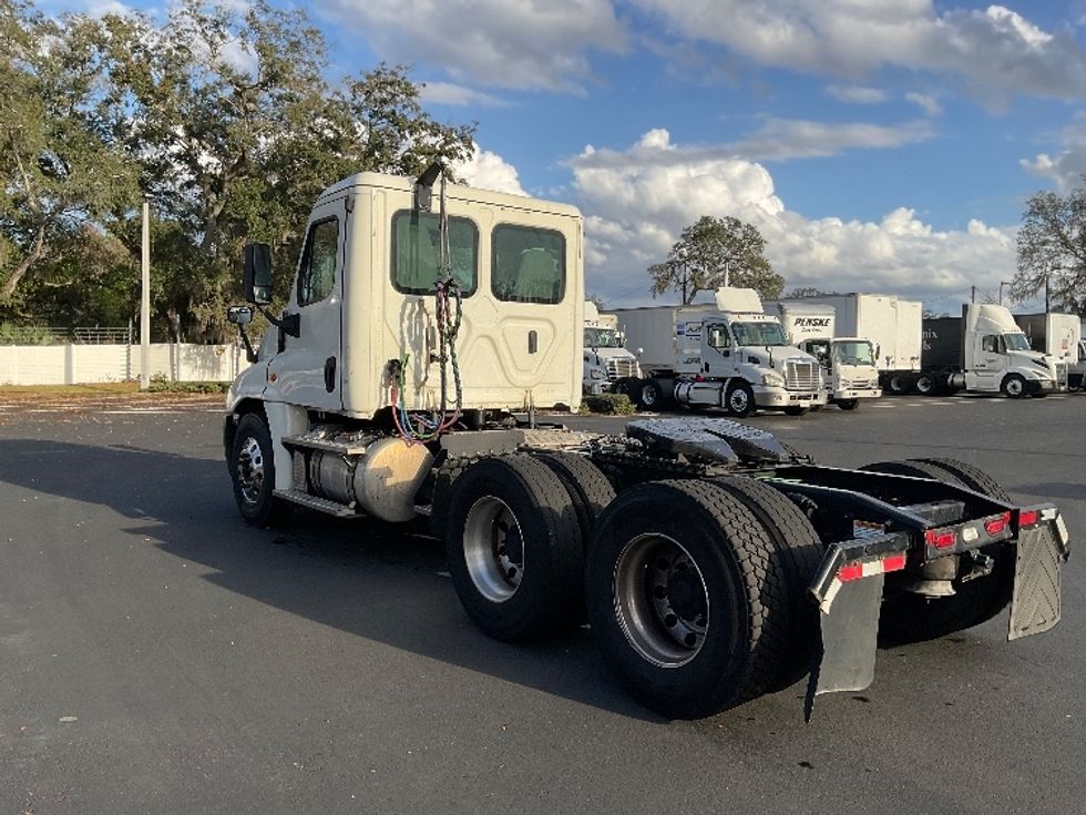 Day Cab Tractor-Heavy Duty Tractors-Freightliner-2019-Cascadia 12564ST-Tampa-FL-244,465\n\t\tmiles-$ 47,500 - Image 5