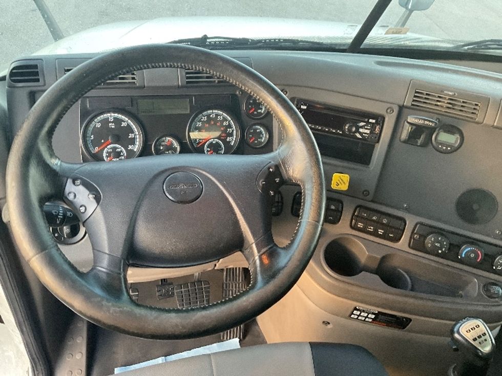 Day Cab Tractor-Heavy Duty Tractors-Freightliner-2019-Cascadia 12564ST-Tampa-FL-349,235\n\t\tmiles-$ 38,250 - Image 11