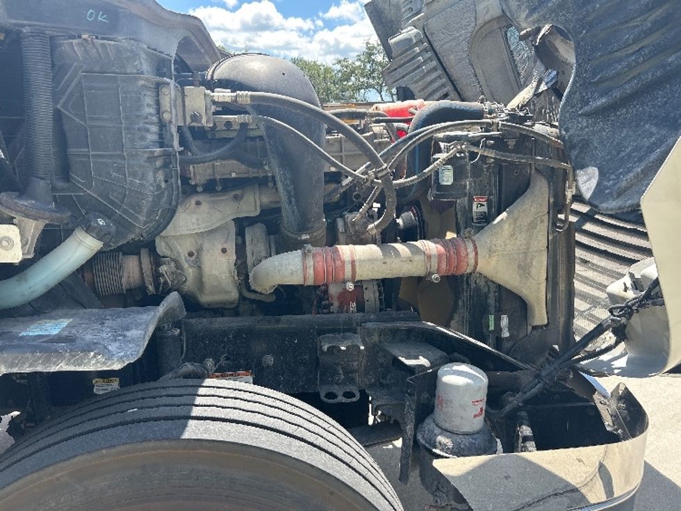 Day Cab Tractor-Heavy Duty Tractors-Freightliner-2019-Cascadia 12564ST-Tampa-FL-382,451\n\t\tmiles-$ 44,000 - Image 15