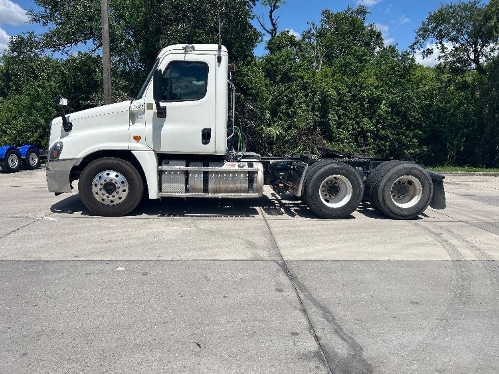 Day Cab Tractor-Heavy Duty Tractors-Freightliner-2019-Cascadia 12564ST-Tampa-FL-382,451\n\t\tmiles-$ 44,000 - Image 4