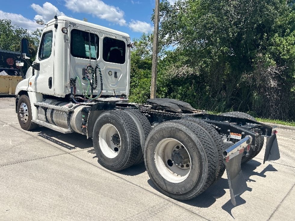 Day Cab Tractor-Heavy Duty Tractors-Freightliner-2019-Cascadia 12564ST-Tampa-FL-382,451\n\t\tmiles-$ 44,000 - Image 5