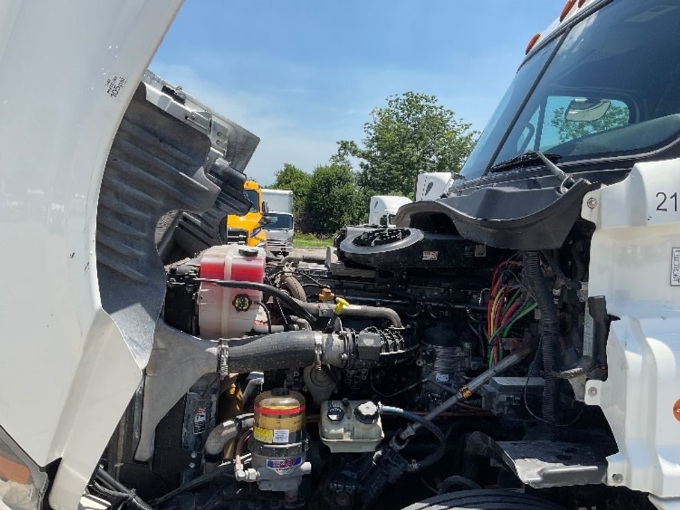 Day Cab Tractor-Heavy Duty Tractors-Freightliner-2019-Cascadia 12564ST-Tampa-FL-421,852\n\t\tmiles-$ 41,750 - Image 16