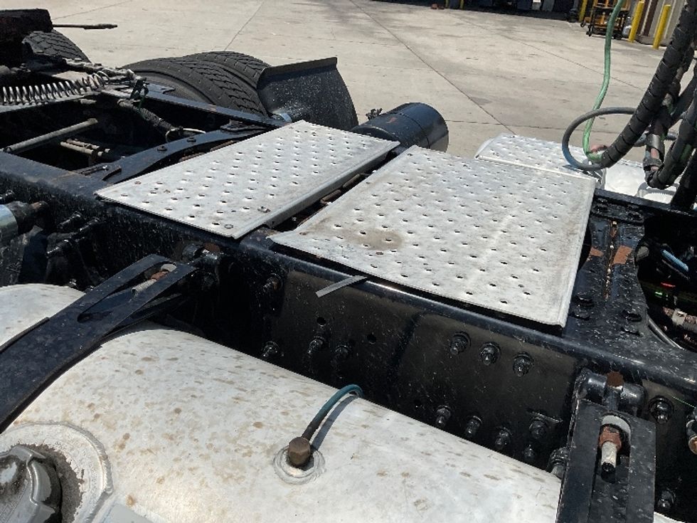 Day Cab Tractor-Heavy Duty Tractors-Freightliner-2019-Cascadia 12564ST-Tampa-FL-421,852\n\t\tmiles-$ 41,750 - Image 21