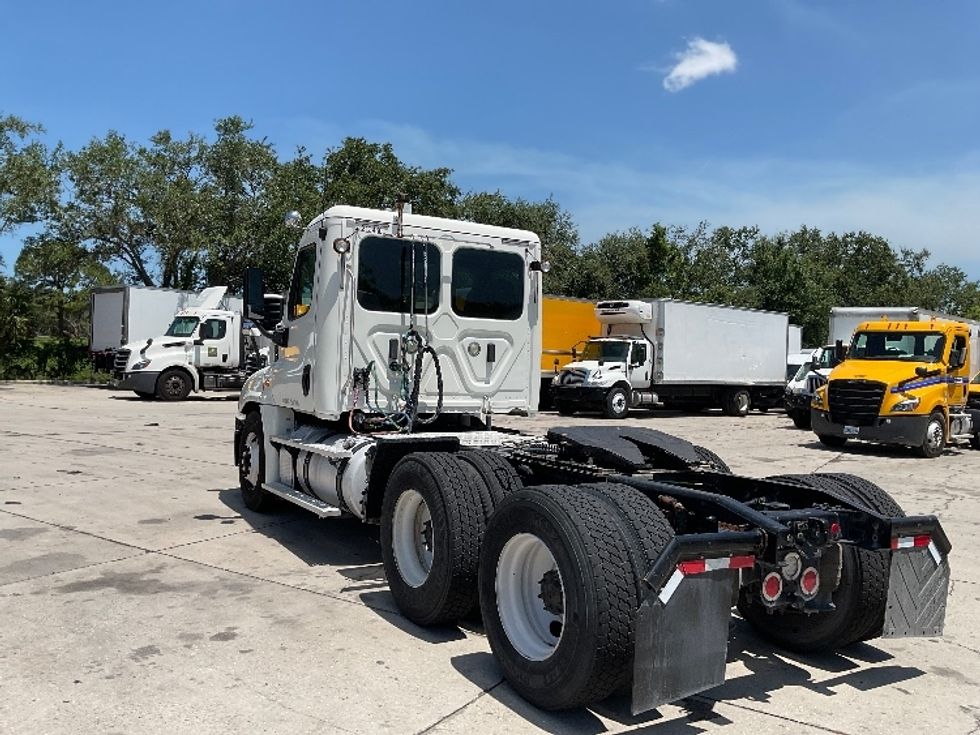 Day Cab Tractor-Heavy Duty Tractors-Freightliner-2019-Cascadia 12564ST-Tampa-FL-421,852\n\t\tmiles-$ 41,750 - Image 5