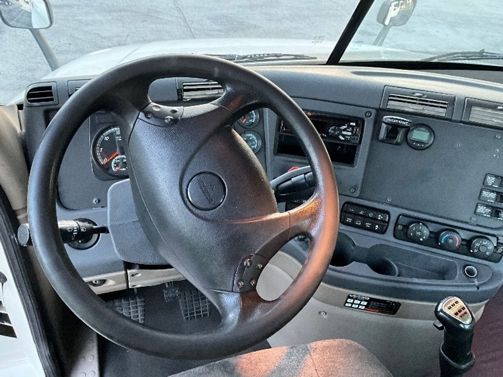 Day Cab Tractor-Heavy Duty Tractors-Freightliner-2019-Cascadia 12564ST-Tampa-FL-512,550\n\t\tmiles-$ 31,500 - Image 10