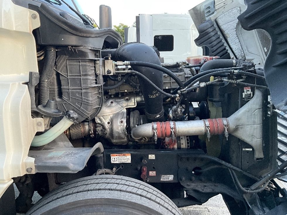 Day Cab Tractor-Heavy Duty Tractors-Freightliner-2019-Cascadia 12564ST-Tampa-FL-512,550\n\t\tmiles-$ 31,500 - Image 14