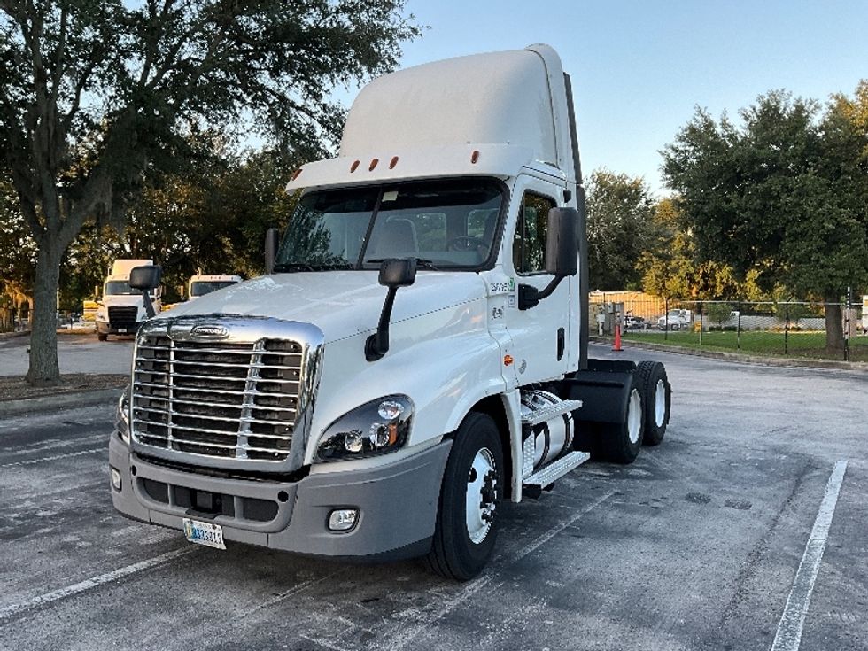 Day Cab Tractor-Heavy Duty Tractors-Freightliner-2019-Cascadia 12564ST-Tampa-FL-512,550\n\t\tmiles-$ 31,500 - Image 3