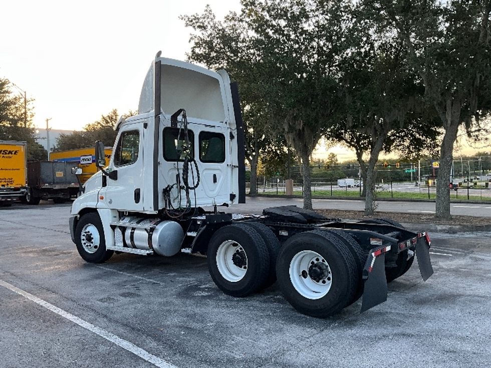 Day Cab Tractor-Heavy Duty Tractors-Freightliner-2019-Cascadia 12564ST-Tampa-FL-512,550\n\t\tmiles-$ 31,500 - Image 5