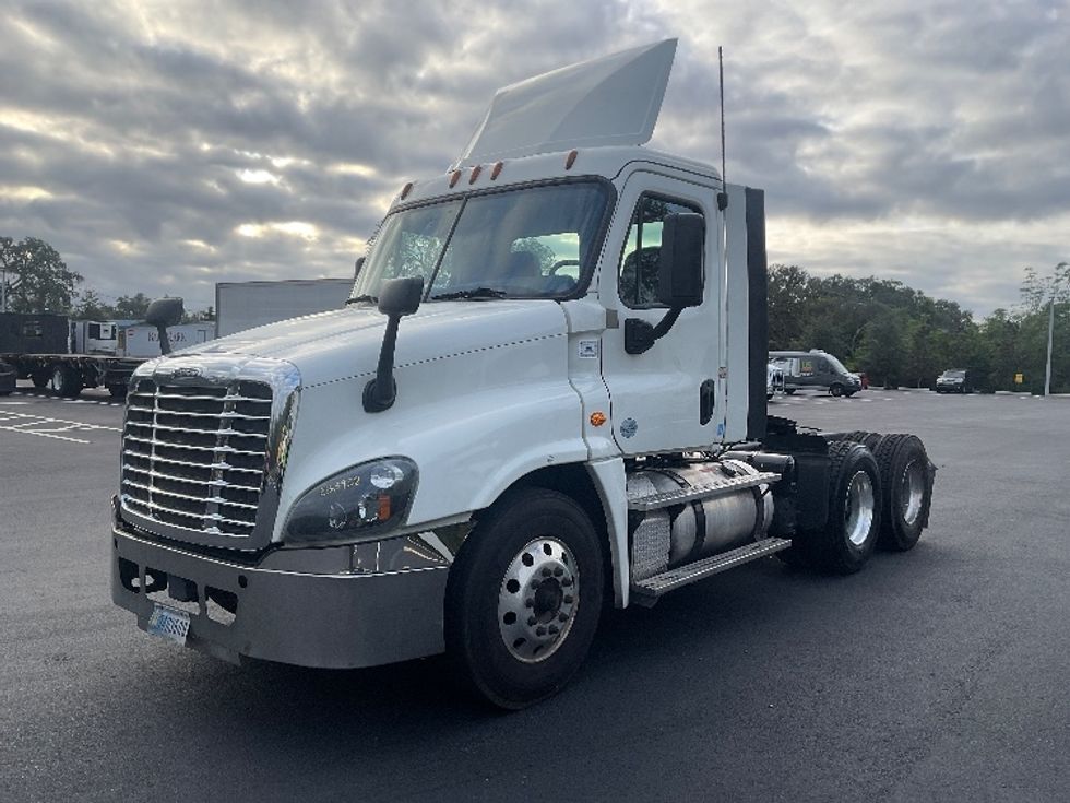 Day Cab Tractor-Heavy Duty Tractors-Freightliner-2019-Cascadia 12564ST-Tampa-FL-513,788\n\t\tmiles-$ 34,500 - Image 3