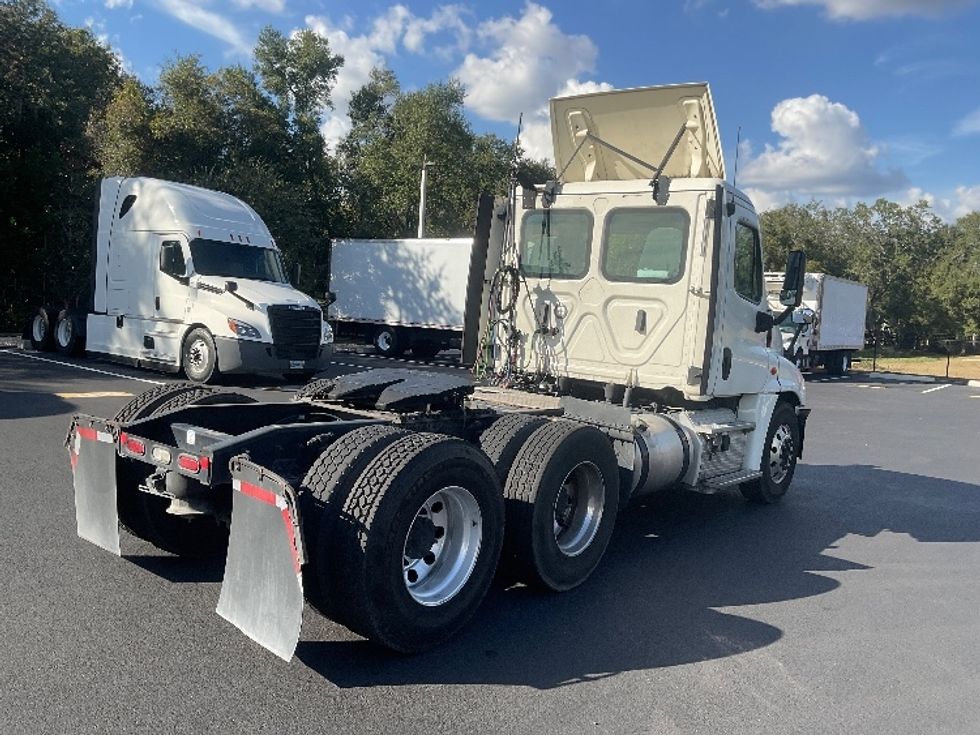 Day Cab Tractor-Heavy Duty Tractors-Freightliner-2019-Cascadia 12564ST-Tampa-FL-513,788\n\t\tmiles-$ 34,500 - Image 8