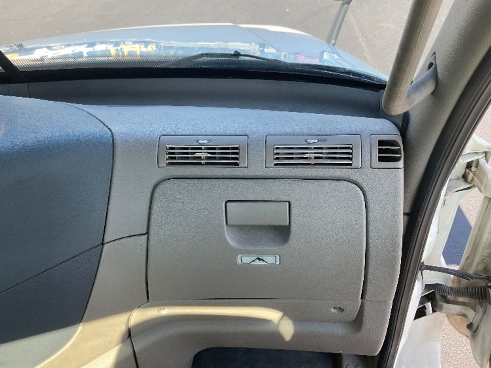 Day Cab Tractor-Heavy Duty Tractors-Freightliner-2019-Cascadia 12564ST-Tampa-FL-513,842\n\t\tmiles-$ 34,500 - Image 13