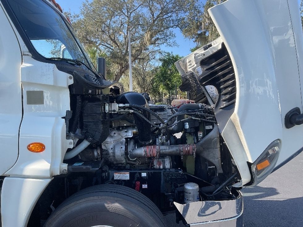 Day Cab Tractor-Heavy Duty Tractors-Freightliner-2019-Cascadia 12564ST-Tampa-FL-513,842\n\t\tmiles-$ 34,500 - Image 15