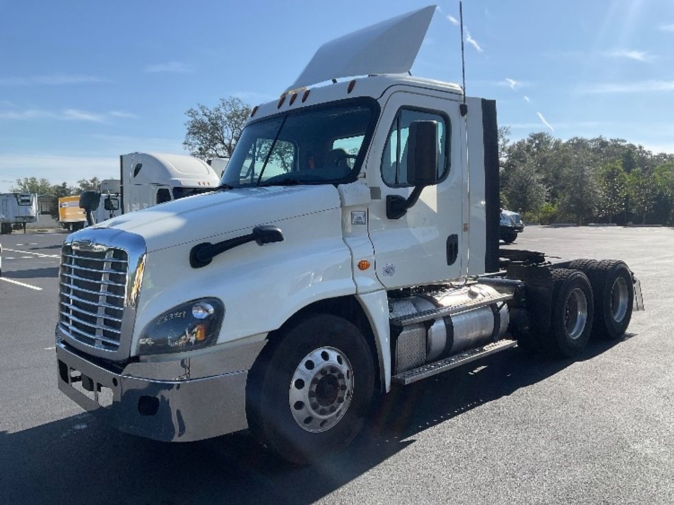 Day Cab Tractor-Heavy Duty Tractors-Freightliner-2019-Cascadia 12564ST-Tampa-FL-513,842\n\t\tmiles-$ 34,500 - Image 3