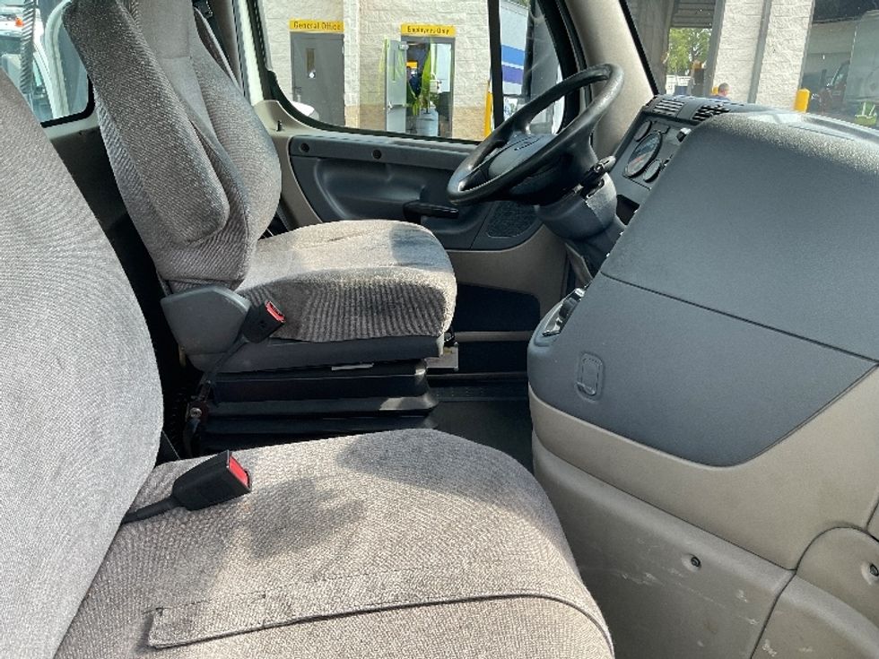 Day Cab Tractor-Heavy Duty Tractors-Freightliner-2019-Cascadia 12564ST-Tampa-FL-583,156\n\t\tmiles-$ 30,250 - Image 14