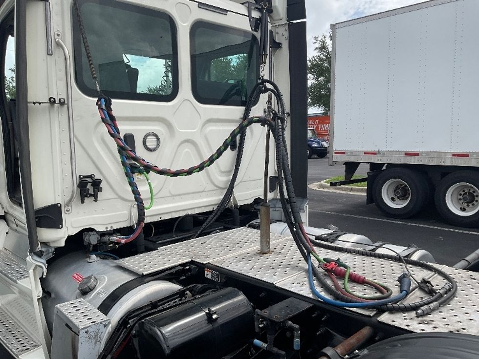 Day Cab Tractor-Heavy Duty Tractors-Freightliner-2019-Cascadia 12564ST-Tampa-FL-583,156\n\t\tmiles-$ 30,250 - Image 17