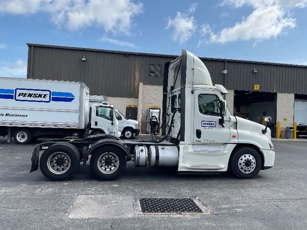 Day Cab Tractor-Heavy Duty Tractors-Freightliner-2019-Cascadia 12564ST-Tampa-FL-583,156\n\t\tmiles-$ 30,250 - Image 8
