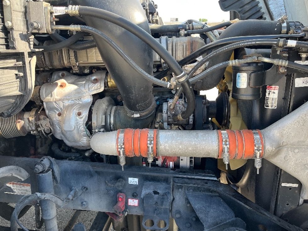 Day Cab Tractor-Heavy Duty Tractors-Freightliner-2019-Cascadia 12564ST-Tampa-FL-586,511\n\t\tmiles-$ 31,500 - Image 15