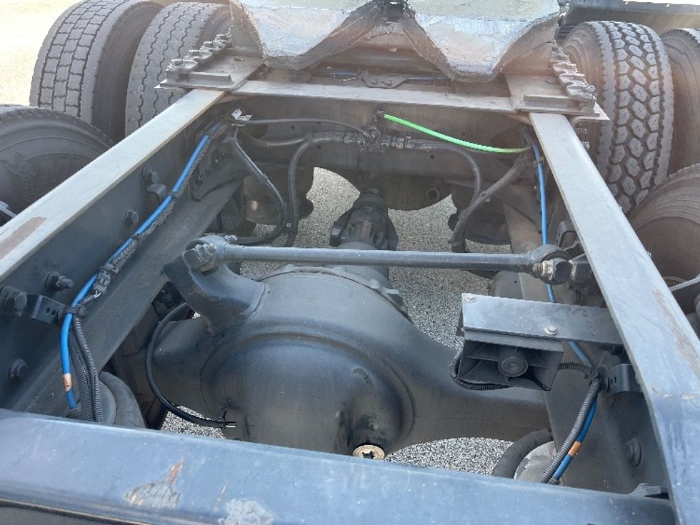 Day Cab Tractor-Heavy Duty Tractors-Freightliner-2019-Cascadia 12564ST-Tampa-FL-586,511\n\t\tmiles-$ 31,500 - Image 22