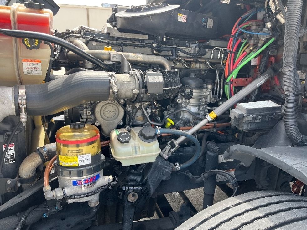 Day Cab Tractor-Heavy Duty Tractors-Freightliner-2019-Cascadia 12564ST-Tampa-FL-798,893\n\t\tmiles-$ 25,750 - Image 16