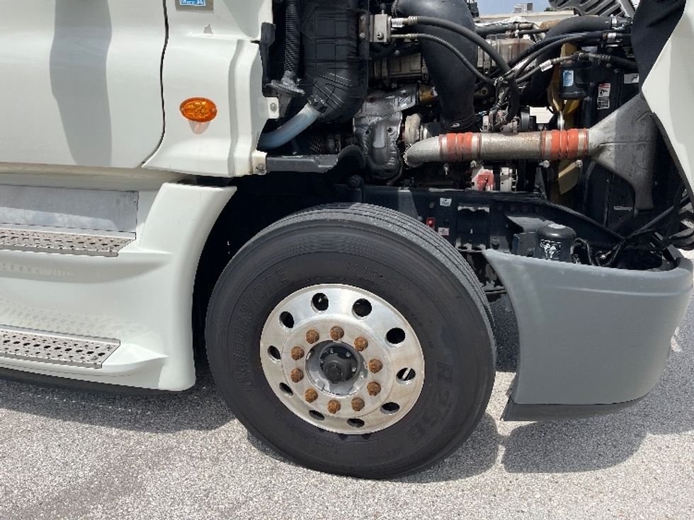 Day Cab Tractor-Heavy Duty Tractors-Freightliner-2019-Cascadia 12564ST-Tampa-FL-798,893\n\t\tmiles-$ 25,750 - Image 17