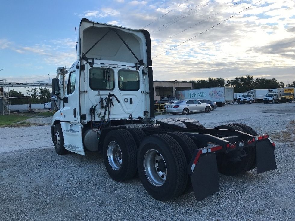 Day Cab Tractor-Heavy Duty Tractors-Freightliner-2019-Cascadia 12564ST-Tampa-FL-810,548\n\t\tmiles-$ 24,250 - Image 5