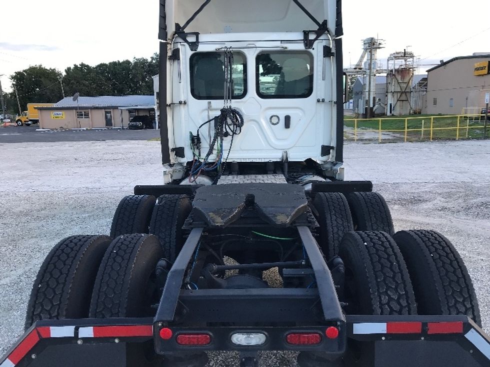 Day Cab Tractor-Heavy Duty Tractors-Freightliner-2019-Cascadia 12564ST-Tampa-FL-810,548\n\t\tmiles-$ 24,250 - Image 6