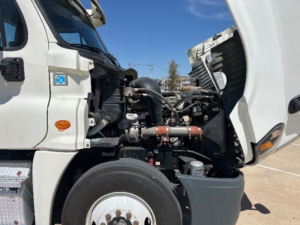 Day Cab Tractor-Heavy Duty Tractors-Freightliner-2019-Cascadia 12564ST-Terrell-TX-409,801\n\t\tmiles-$ 44,000 - Image 15