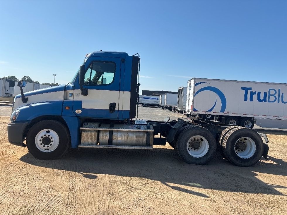 Day Cab Tractor-Heavy Duty Tractors-Freightliner-2019-Cascadia 12564ST-Tifton-GA-241,338\n\t\tmiles-$ 44,500 - Image 4