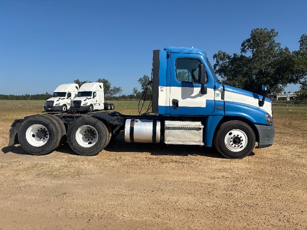 Day Cab Tractor-Heavy Duty Tractors-Freightliner-2019-Cascadia 12564ST-Tifton-GA-241,338\n\t\tmiles-$ 44,500 - Image 5