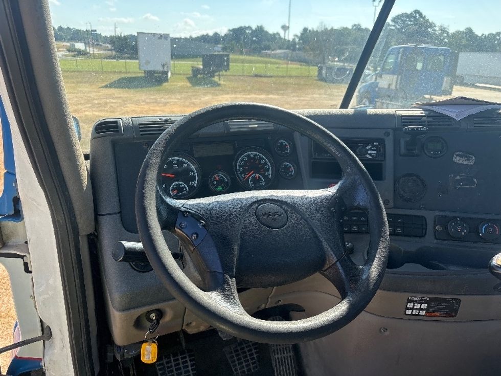 Day Cab Tractor-Heavy Duty Tractors-Freightliner-2019-Cascadia 12564ST-Tifton-GA-241,338\n\t\tmiles-$ 44,500 - Image 8