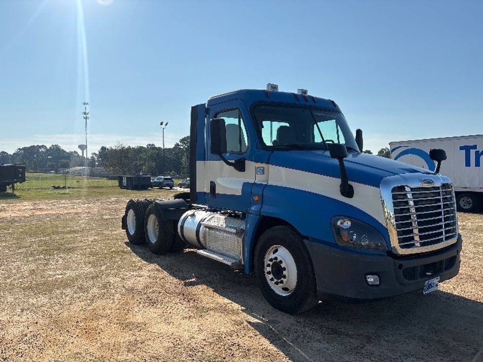 Day Cab Tractor-Heavy Duty Tractors-Freightliner-2019-Cascadia 12564ST-Tifton-GA-343,599\n\t\tmiles-$ 39,250 - Image 1