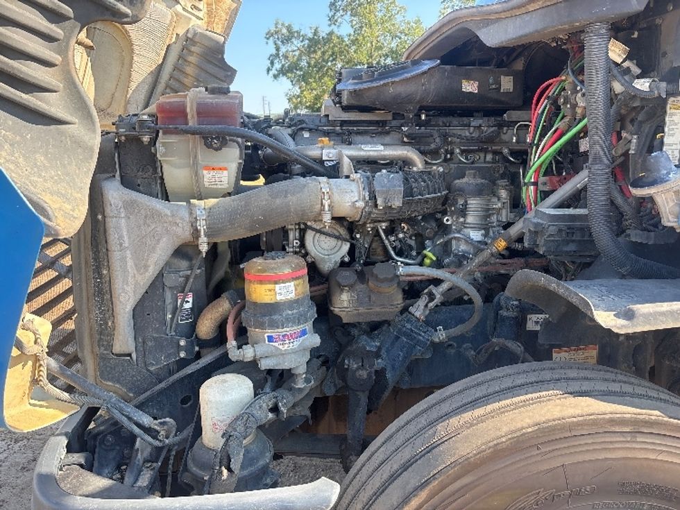 Day Cab Tractor-Heavy Duty Tractors-Freightliner-2019-Cascadia 12564ST-Tifton-GA-343,599\n\t\tmiles-$ 39,250 - Image 16