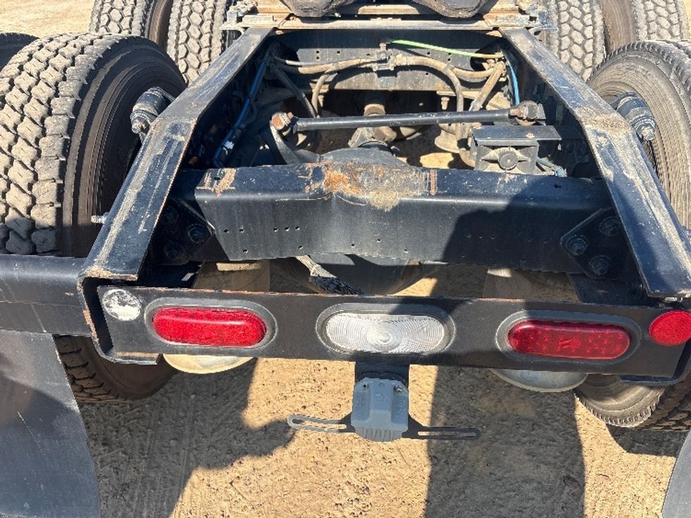 Day Cab Tractor-Heavy Duty Tractors-Freightliner-2019-Cascadia 12564ST-Tifton-GA-343,599\n\t\tmiles-$ 39,250 - Image 18