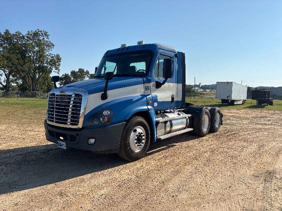 Day Cab Tractor-Heavy Duty Tractors-Freightliner-2019-Cascadia 12564ST-Tifton-GA-343,599\n\t\tmiles-$ 39,250 - Image 3