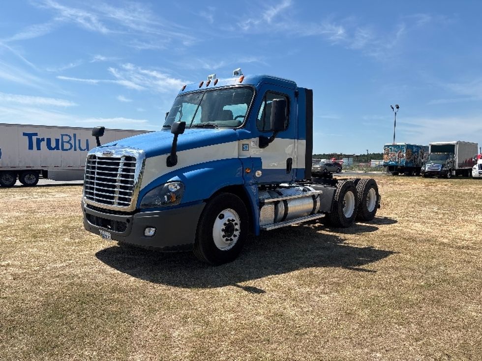 Day Cab Tractor-Heavy Duty Tractors-Freightliner-2019-Cascadia 12564ST-Tifton-GA-360,570\n\t\tmiles-$ 40,000 - Image 3