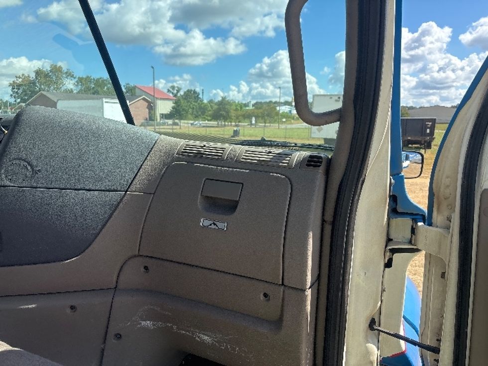 Day Cab Tractor-Heavy Duty Tractors-Freightliner-2019-Cascadia 12564ST-Tifton-GA-410,333\n\t\tmiles-$ 34,500 - Image 13