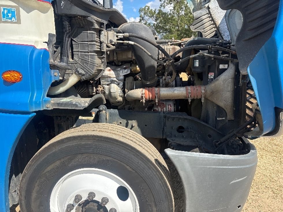 Day Cab Tractor-Heavy Duty Tractors-Freightliner-2019-Cascadia 12564ST-Tifton-GA-410,333\n\t\tmiles-$ 34,500 - Image 15