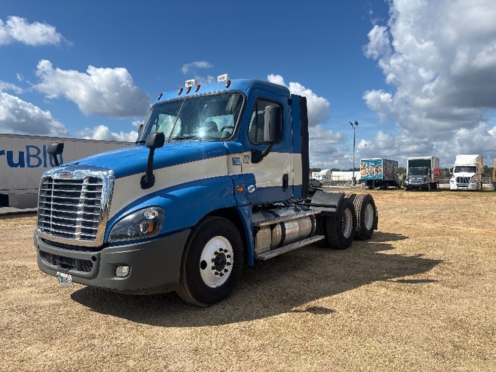 Day Cab Tractor-Heavy Duty Tractors-Freightliner-2019-Cascadia 12564ST-Tifton-GA-410,333\n\t\tmiles-$ 34,500 - Image 3