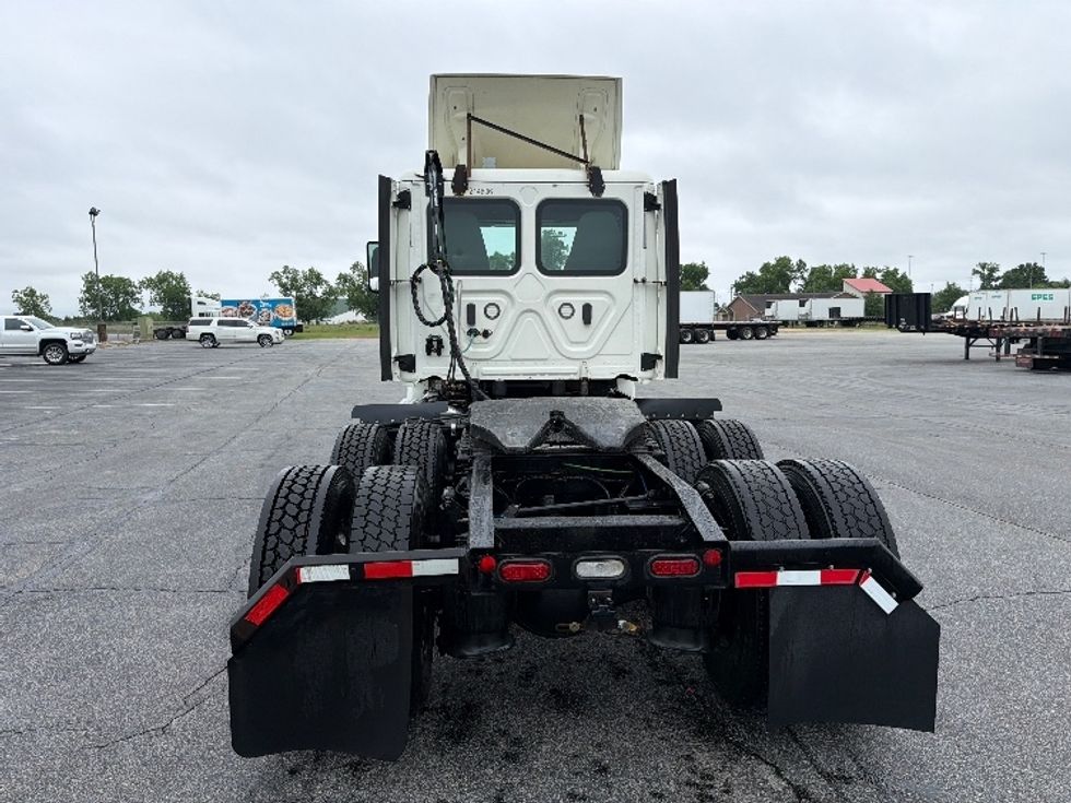 Day Cab Tractor-Heavy Duty Tractors-Freightliner-2019-Cascadia 12564ST-Tifton-GA-433,686\n\t\tmiles-$ 36,500 - Image 6