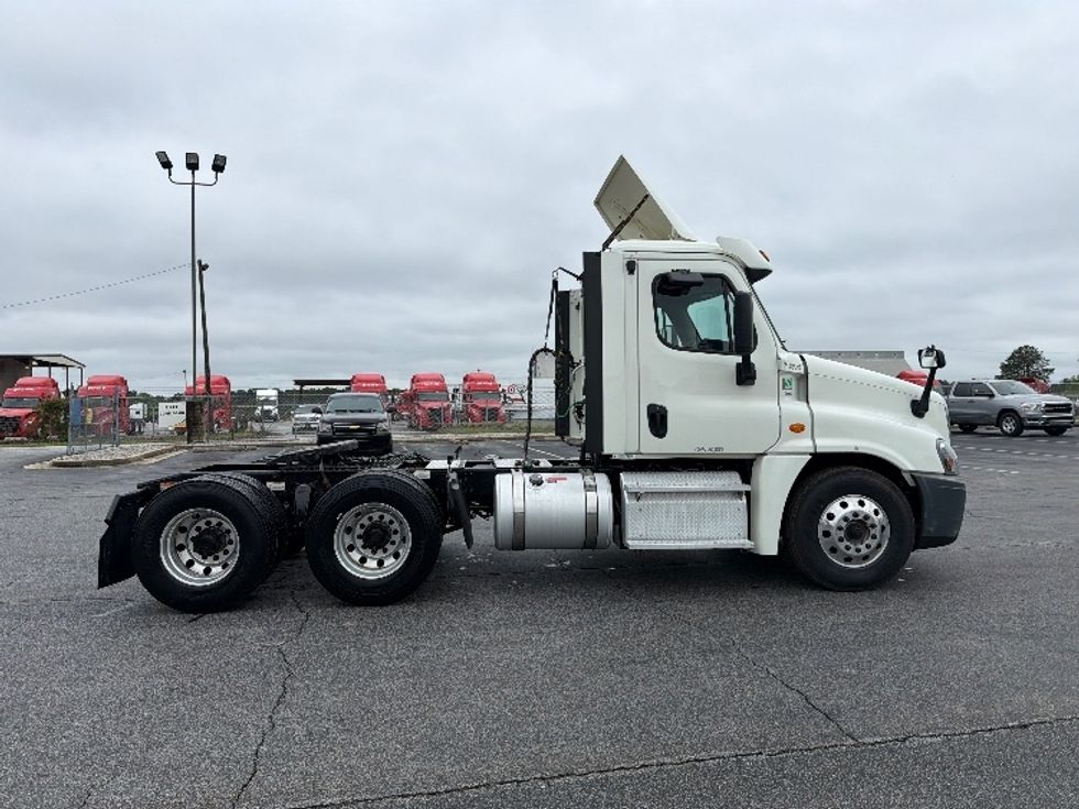 Day Cab Tractor-Heavy Duty Tractors-Freightliner-2019-Cascadia 12564ST-Tifton-GA-433,686\n\t\tmiles-$ 36,500 - Image 8