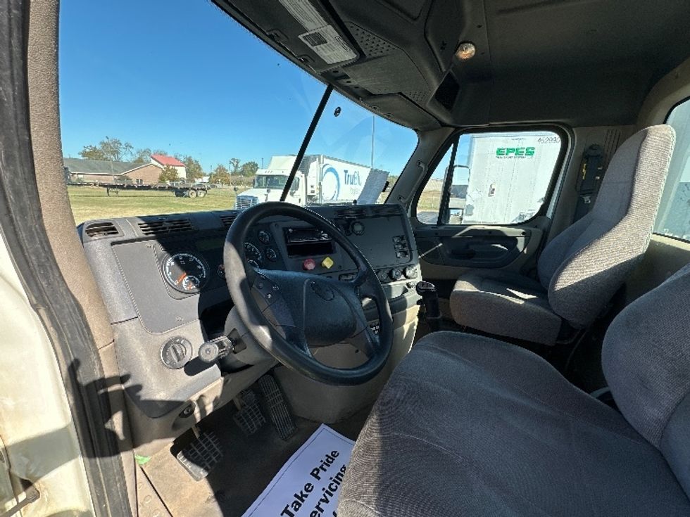 Day Cab Tractor-Heavy Duty Tractors-Freightliner-2019-Cascadia 12564ST-Tifton-GA-463,950\n\t\tmiles-$ 31,500 - Image 10