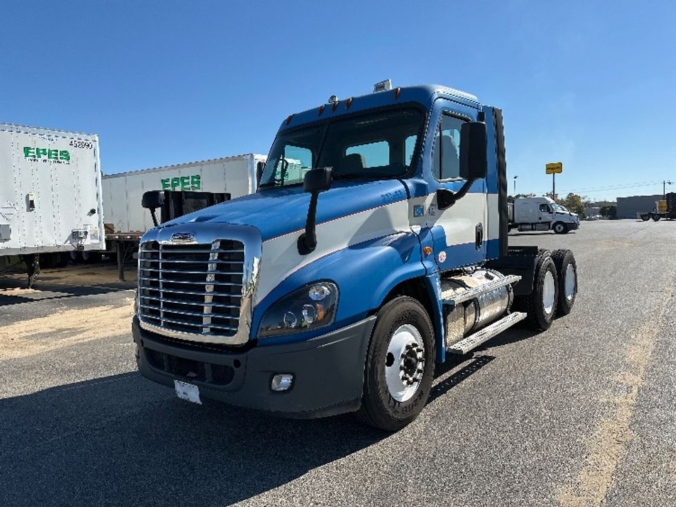 Day Cab Tractor-Heavy Duty Tractors-Freightliner-2019-Cascadia 12564ST-Tifton-GA-463,950\n\t\tmiles-$ 31,500 - Image 3
