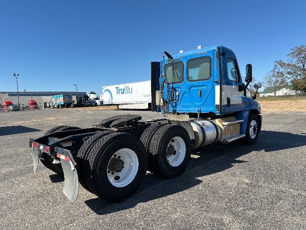 Day Cab Tractor-Heavy Duty Tractors-Freightliner-2019-Cascadia 12564ST-Tifton-GA-463,950\n\t\tmiles-$ 31,500 - Image 7